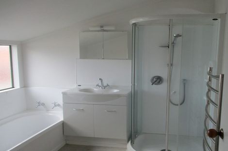 Photo of property in 2/76 Trafalgar Street, Waterloo, Lower Hutt, 5011