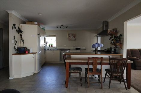 Photo of property in 79 Tirimoana Road, Te Atatu South, Auckland, 0602