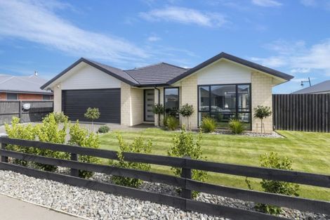 Photo of property in 19 Lloyds Close, Rolleston, 7614