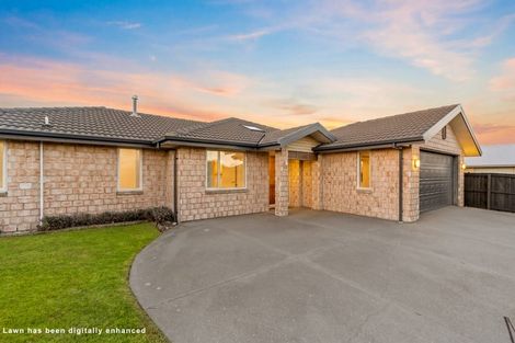 Photo of property in 17 Cunneen Place, Aidanfield, Christchurch, 8025