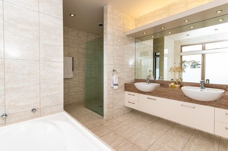Photo of property in 169 Black Barn Road, Havelock North, 4294