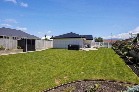 Photo of property in 2 Midsummer Avenue, Stratford, 4332