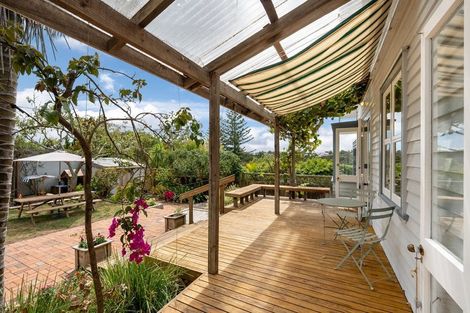 Photo of property in 12 Glade Place, Birkenhead, Auckland, 0626