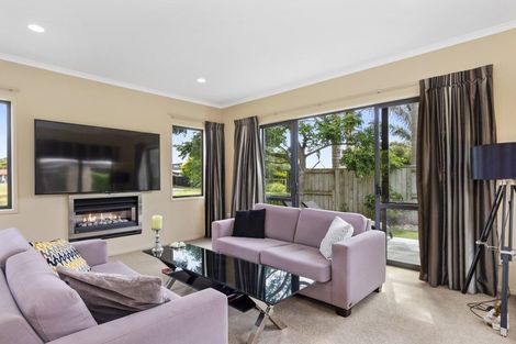Photo of property in 10 Piha Close, Papamoa Beach, Papamoa, 3118