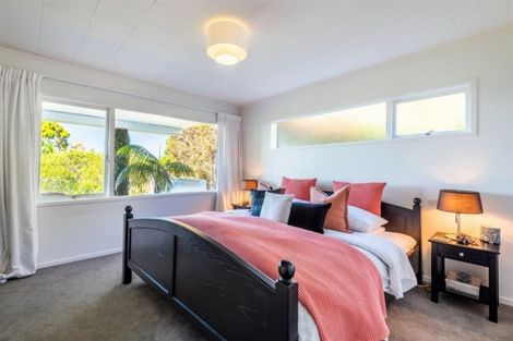 Photo of property in 24 Bridge View Road, Birkenhead, Auckland, 0626