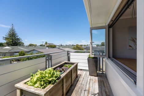 Photo of property in 19a Beach Street, Fitzroy, New Plymouth, 4312