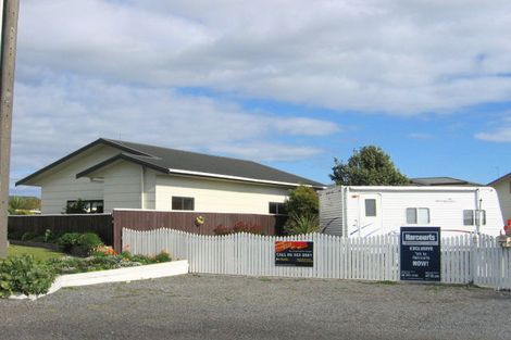 Photo of property in 7 Rosvall Place, Foxton Beach, Foxton, 4815