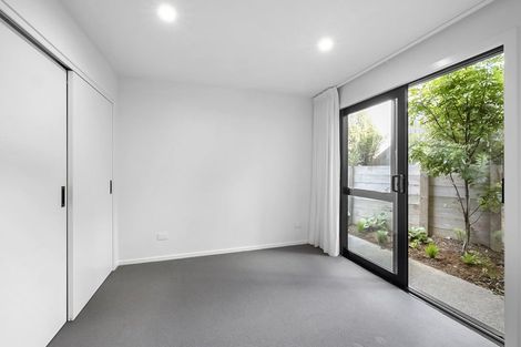 Photo of property in 30c Waiwaka Terrace, Strandon, New Plymouth, 4312