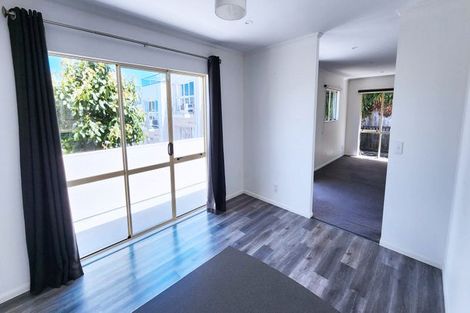 Photo of property in 33u2 Hawker Street, Mount Victoria, Wellington, 6011