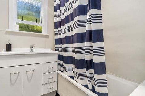 Photo of property in 8 Surrey Street, Stratford, 4332