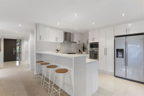 Photo of property in 31 Trotting Terrace, Fairview Heights, Auckland, 0632