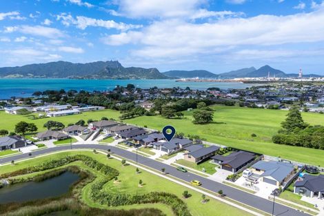 Photo of property in 67 Kaurinui Crescent, One Tree Point, 0118