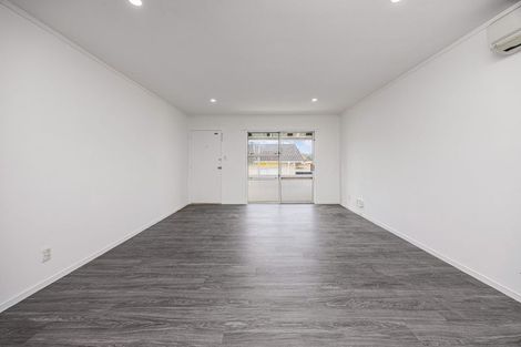 Photo of property in 2/51 Rimu Street, New Lynn, Auckland, 0600