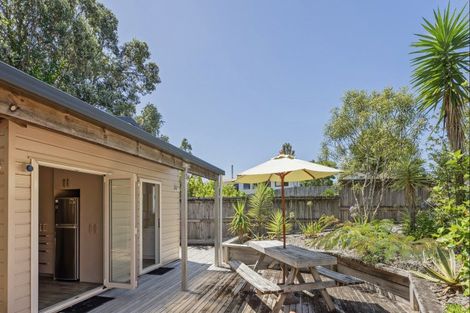 Photo of property in 25 Dunlop Drive, Pauanui, Hikuai, 3579