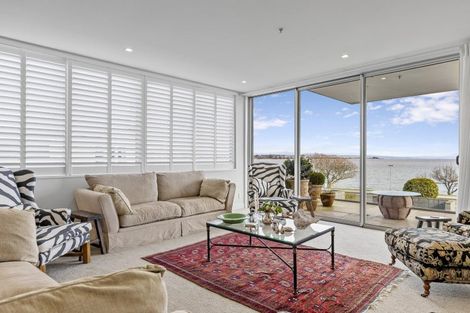 Photo of property in 110 Lake Terrace, Taupo, 3330