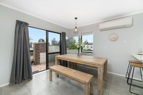 Photo of property in 24 Balmacewen Place, Mount Maunganui, 3116
