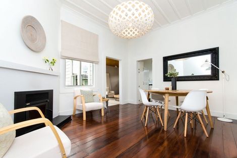 Photo of property in 6 Neeve Road, Taradale, Napier, 4112