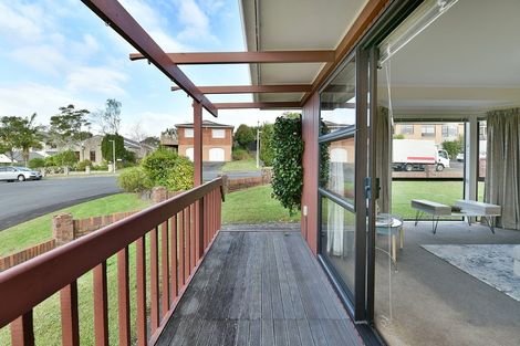 Photo of property in 16 Petrel Place, Massey, Auckland, 0614
