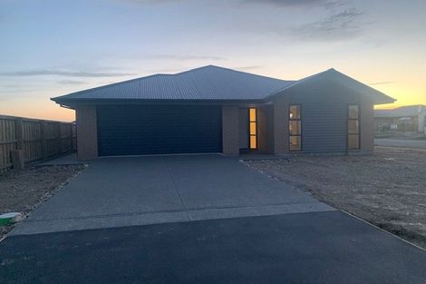 Photo of property in 8/28 Westgate Drive, Westgate, Auckland, 0614