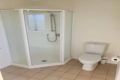 Photo of property in Harbour View Terraces, 2/170 Mokoia Road, Chatswood, Auckland, 0626