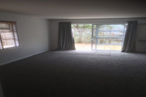 Photo of property in 461 East Coast Road, Murrays Bay, Auckland, 0630