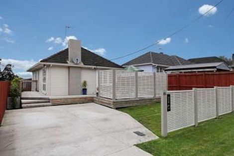 Photo of property in 97 Roberts Road, Te Atatu South, Auckland, 0610