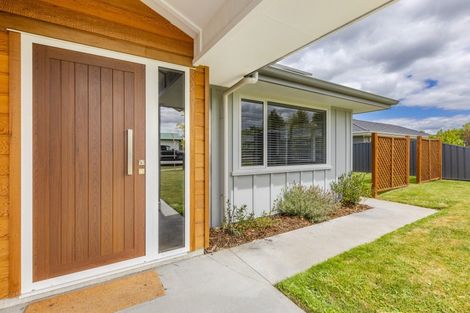 Photo of property in 16 Dee Street, Otane, 4202