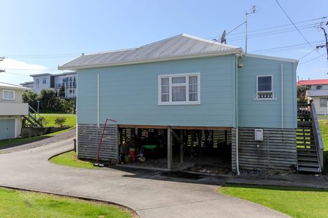 Photo of property in 14 Calvert Road, Moturoa, New Plymouth, 4310
