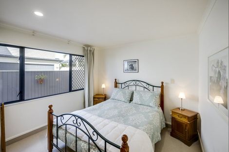 Photo of property in 24 The Esplanade, Westshore, Napier, 4110