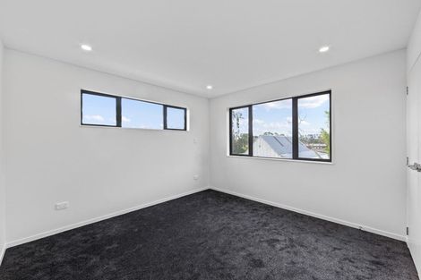 Photo of property in 27 Whiteywood Street, Westgate, Auckland, 0814