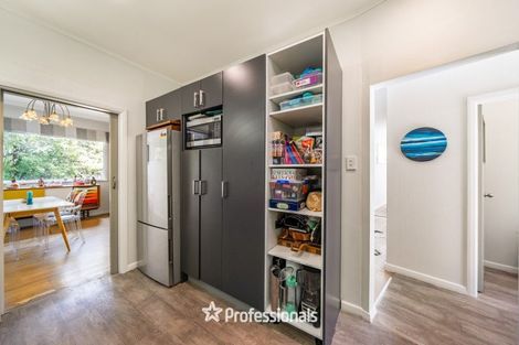 Photo of property in 132 Cheviot Road, Lowry Bay, Lower Hutt, 5013