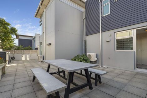 Photo of property in 4a Dawson Street, New Plymouth, 4310
