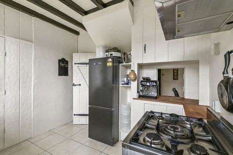 Photo of property in 42 Nicholson Road, Khandallah, Wellington, 6035