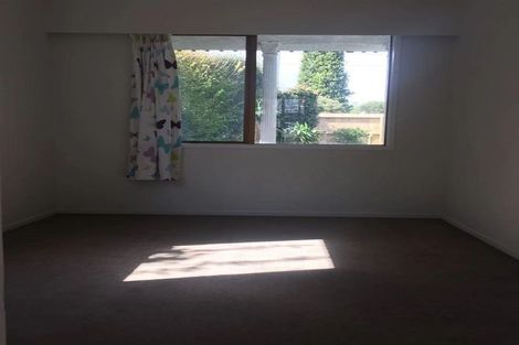 Photo of property in 12 Rathgar Road, Henderson, Auckland, 0610