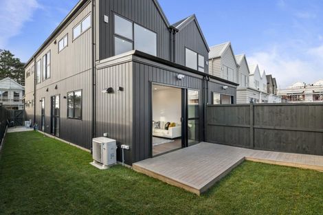 Photo of property in 32 Yellow Pear Lane, Karaka, 2578