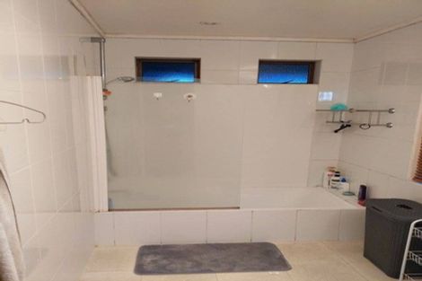 Photo of property in 6 Longwood Place, Forrest Hill, Auckland, 0620