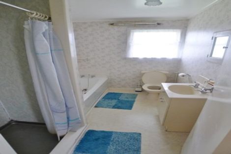 Photo of property in 58 Marlborough Avenue, Glenfield, Auckland, 0629