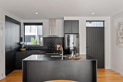 Photo of property in 22 Rua Kai Way, Brooklyn, Wellington, 6021