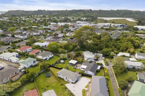 Photo of property in 17b Roseneath Place, Birkdale, Auckland, 0626