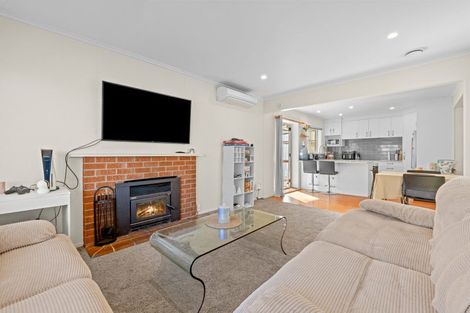 Photo of property in 56 Botany Road, Botany Downs, Auckland, 2010