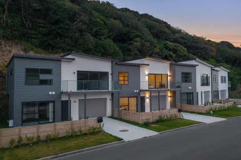 Photo of property in 8 Tradewinds Drive, Whitby, Porirua, 5024