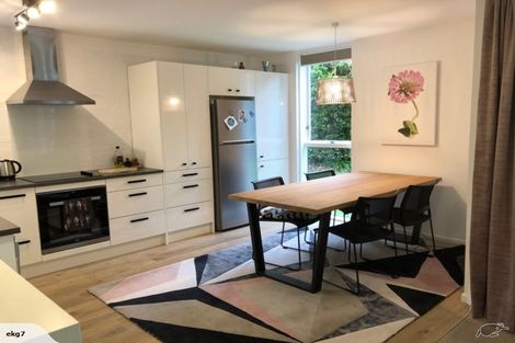 Photo of property in 141 Churton Drive, Churton Park, Wellington, 6037