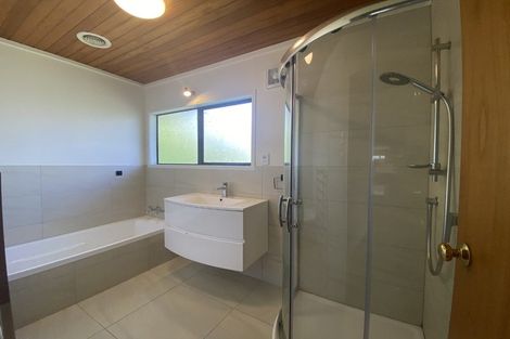 Photo of property in 42 Lakewood Avenue, Churton Park, Wellington, 6037