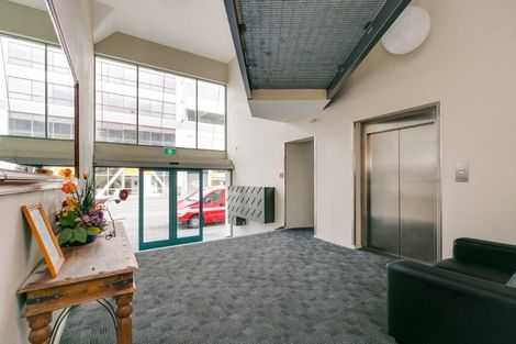 Photo of property in Metro Apartments, 220u4 Thorndon Quay, Pipitea, Wellington, 6011