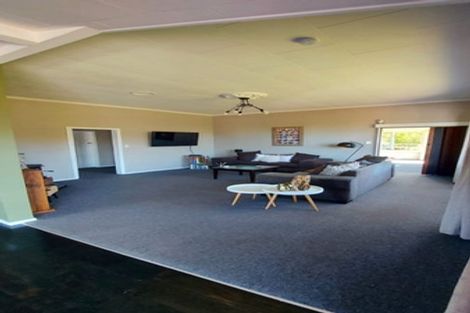 Photo of property in 1394 Devon Road, Brixton, Waitara, 4382