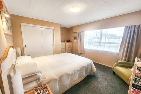 Photo of property in 2/17 Ngarimu Crescent, Taradale, Napier, 4112