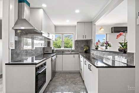 Photo of property in 51 Stottholm Road, Titirangi, Auckland, 0604