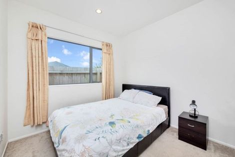 Photo of property in 17 Clendon Place, Manurewa, Auckland, 2102