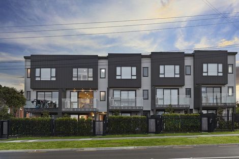 Photo of property in 2c Fowler Street, Northcote, Auckland, 0627