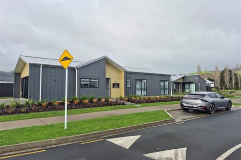 Photo of property in 33 Mataikokako Loop, Kawakawa Bay, 2585